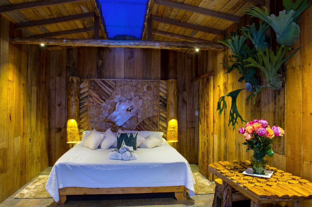 Hostal La Laguna Villamaria Bagian luar foto